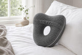 Almohada de piernas LunaZen sobre la cama